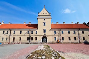 С первого захода отремонтировать замок в Жовкве не получилось