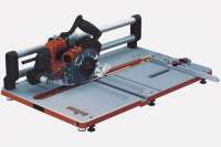 Triton выпустила консольную пилу к универсальному верстаку