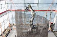 Гигантские роботы построят футуристический дом