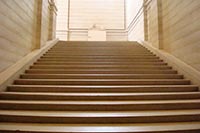 Луганские депутаты заказали себе мраморные ступени и стены с отделкой бронзой