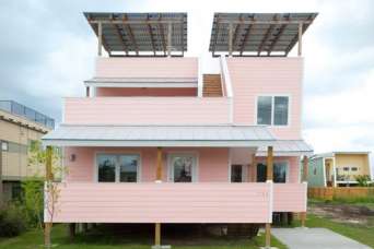 На Брэда Питта подадут в суд за благотворительное жилье