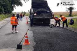 У Хмельницькiй областi лiквiдовують вибоїни на дорогах