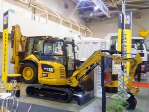 В Киеве представили строительную технику Caterpillar