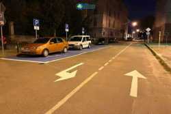 На паркувальному майданчику бiля Вернiсажу у Львовi оновили розмiтку