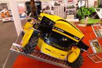 «Техновектор» представил на выставке робота-газонокосилку