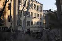 Львiв допоможе вiдновити ще 77 вiкон та 19 дверей