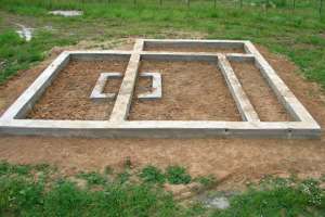 Как самостоятельно залить ленточный фундамент