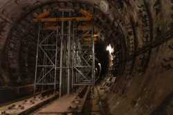 Дiлянку метро у Київi збудували неякiсно