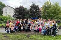 Украинские беженцы высадили в Таллинне розы в знак благодарности за гостеприимство