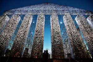 Парфенон воссоздали из 100 тыс. запрещенных книг