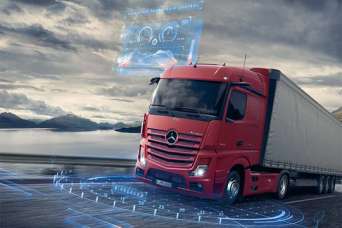 С 11 октября на дороги Украины вышли самые высокотехнологичные грузовики Mercedes-Benz Actros. Видео