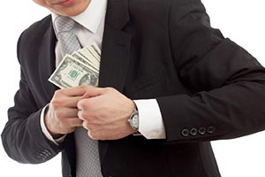 Киевские земельщики попались на огромной взятке