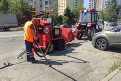 У Києвi лiквiдували 51 тис. кв. м трiщин на дорогах