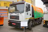 В Киеве представили новую уборочную машину КВСЗ