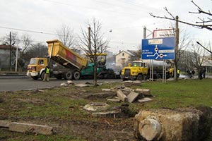 Львов восстанавливает улицы после зимы