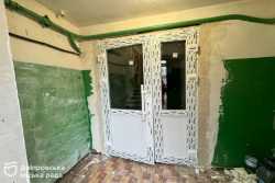 У 271 будинку Днiпра встановили енергоощаднi дверi та вiдремонтували пiд'їзди