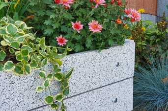 Цветочницы – сочетание изящества и качества