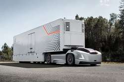 На автодороги мира выходят первые автономные грузовики Volvo. Видео