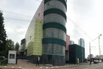 &quot;Укрексiмбанк&quot; вкотре намагається продати ТРЦ у Києвi