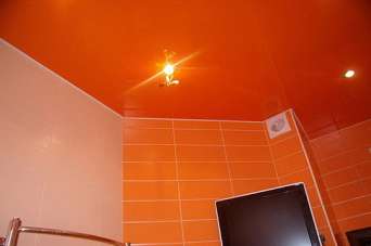 Какие натяжные потолки лучше: тканевые или ПВХ.  Видео