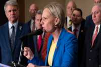 Республиканцы призывают помочь военным и отважному народу Украины