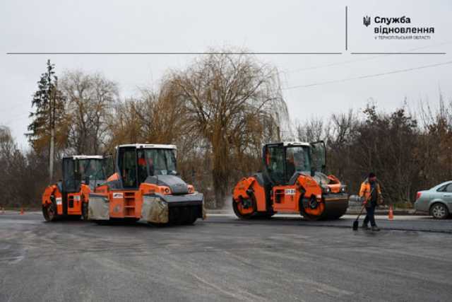 У Гусятинi вiдновили пiдходи до вiдремонтованого мосту
