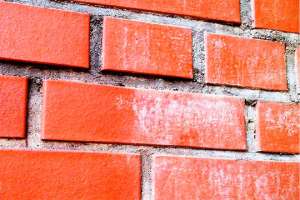 Как убрать высолы на кирпиче