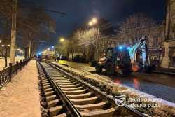 У Днiпрi ремонтують колiї найпопулярнiшого трамвайного маршруту