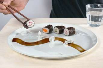 Городскую архитектуру уместили в блюдо