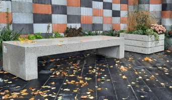 Як обрати садову лавку