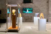 В Венеции представили "пчелиную архитектуру"