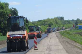 На ремонт харьковской дороги дали почти полтора миллиарда