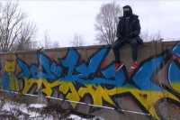 Рижские уличные художники создают антивоенные граффити