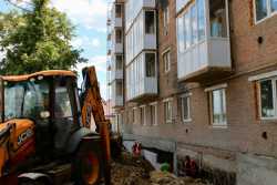 В Тростянцi вiдновлюють двi п&#039;ятиповерхiвки