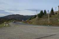 Вибоїн на закарпатських дорогах менше не стає