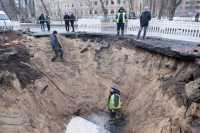 Пошкоджений внаслiдок ракетного обстрiлу водопровiд у Києвi вже вiдремонтували