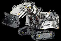 Курьезы: из элементов Lego собрали карьерный экскаватор Liebherr R 9800. Фото и видео