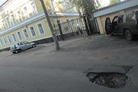 Каждый день на дорогах Киева ликвидируют порядка 1 тыс. кв. м ям