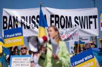 Российские активисты в США помогают Украине, вызывая гнев Москвы