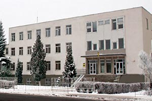 Строители кинули университет и подали на него в суд