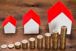 В Верховной Раде предложили урезать льготы и повысить налог на недвижимость