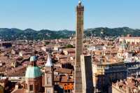 Ще одна "похила" вежа ризикує впасти