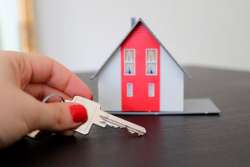 Кабмин отменил пенсионный сбор при покупке квартиры