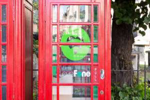 Открылась самая маленькая мастерская по ремонту телефонов