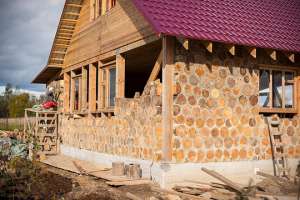 Новая технология строительства – дом из глиночурки. Фото