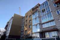 У Макаровi вiдновлюють частину п'ятиповерхового будинку