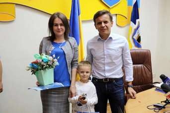 В Житомире молодой семье предоставили однокомнатную квартиру