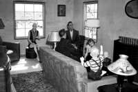 Курьезы: в США построили город без людей и заполненный манекенами. Видео