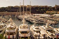 Продавец яхт нарушил градостроительный регламент Харькова