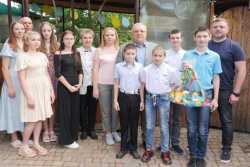 Для потерявших жилье больших приемных семей начали строить дома